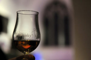 hosting the perfect whisky tasting experience