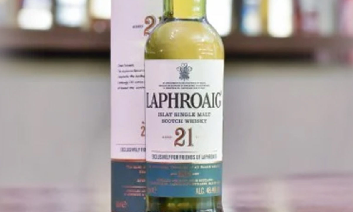 Laphroaig 21 whisky review (2015 release) Islay Single Malt Scotch