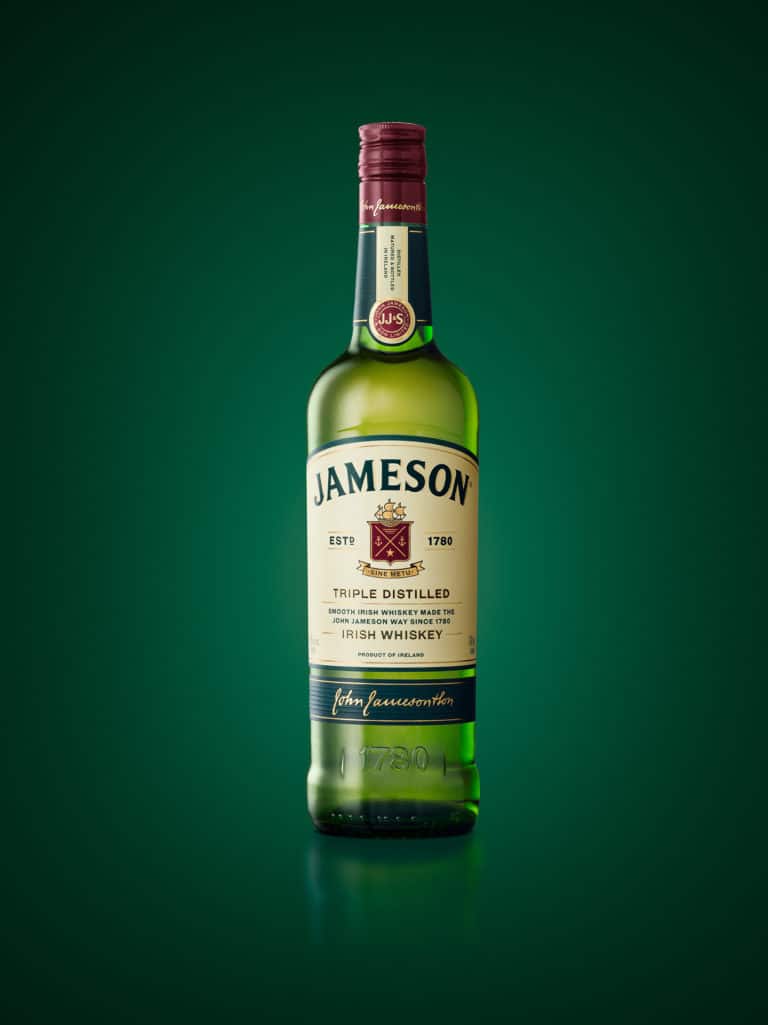 evolution-of-the-jameson-whiskey-bottle-and-label