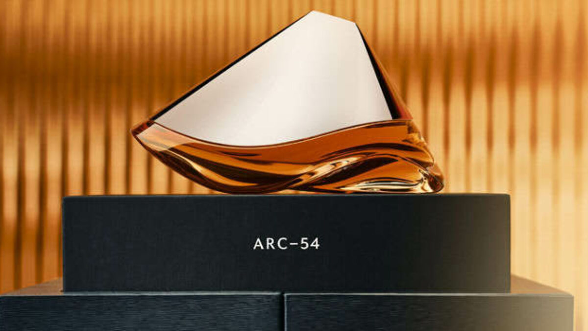 Bowmore & Aston Martin Unveil Bowmore Arc-54